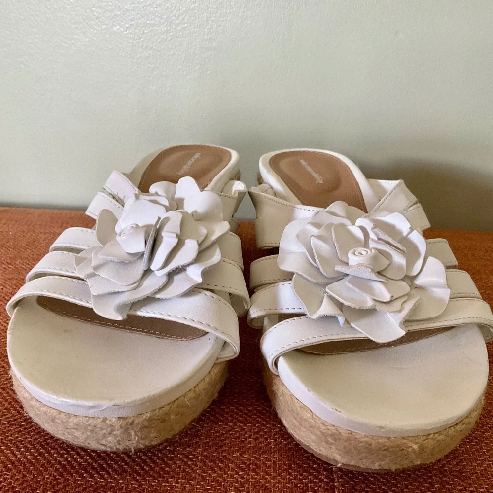 Solesenseability Mona White Flower Espadrille Wedge Sandals Womens 10 Minimalist